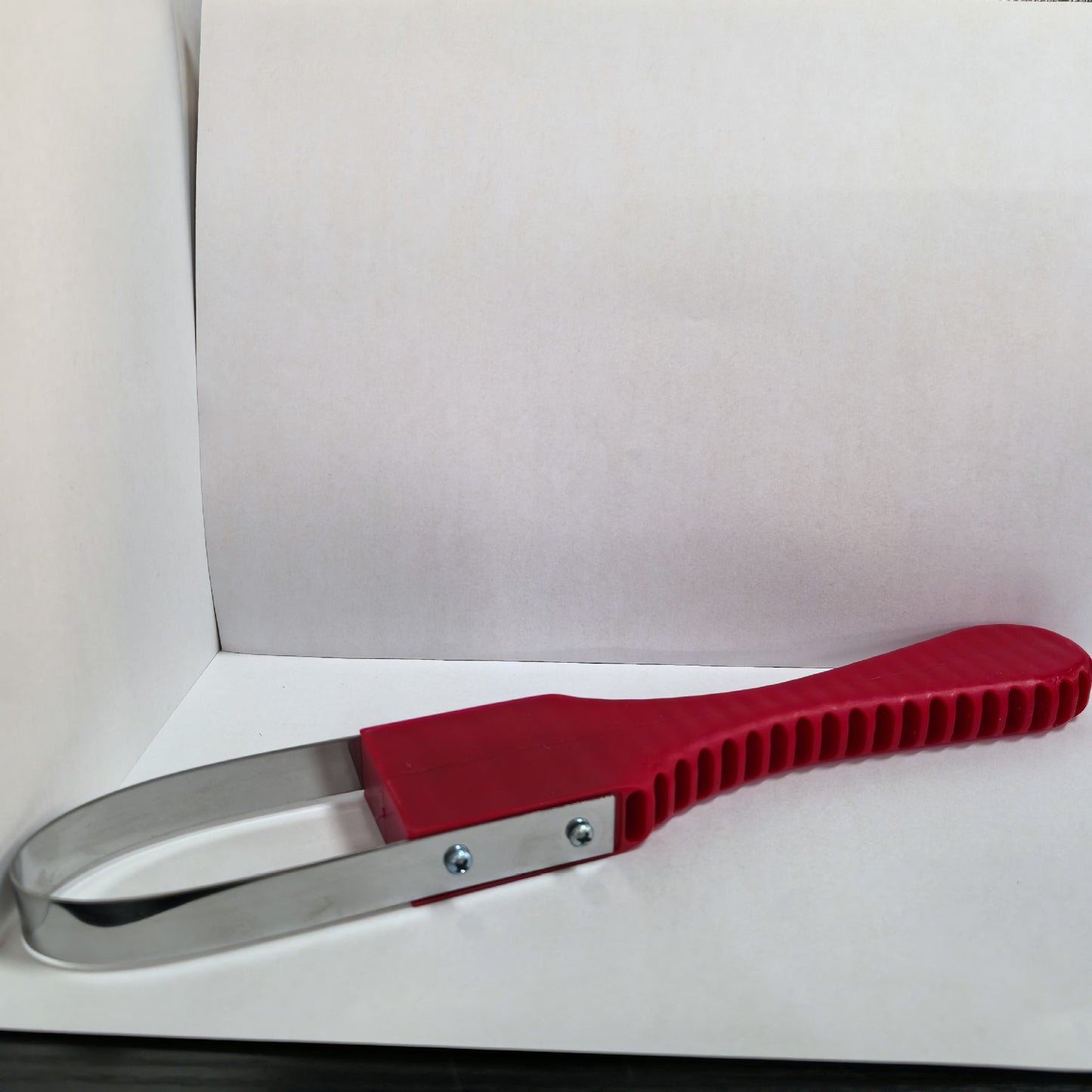 Outil de désherbage innovant en forme de « bracelet » pour jardinier