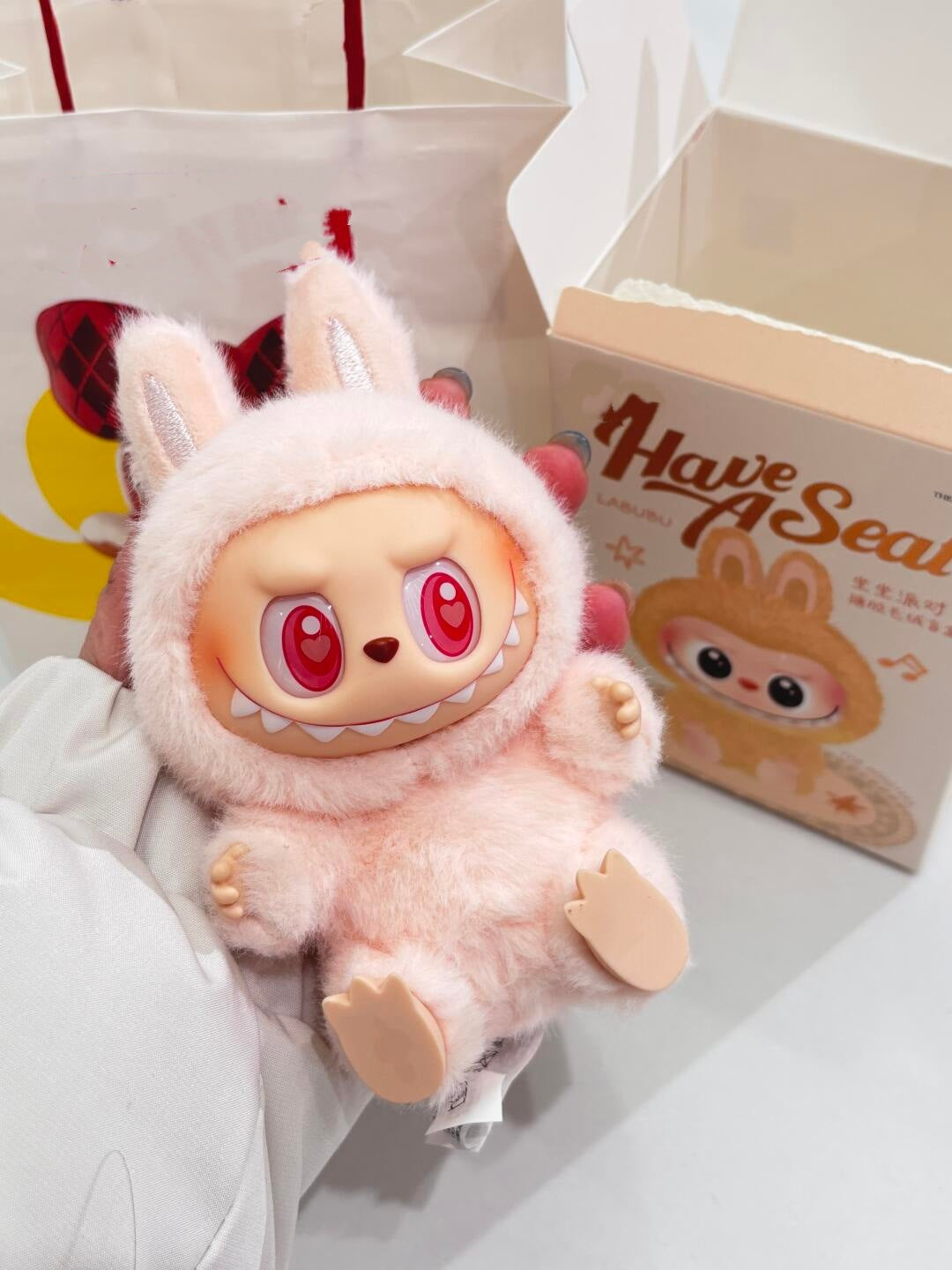 Labubu les Monstres – Jouet Figurine Surprise avec Porte-Clés